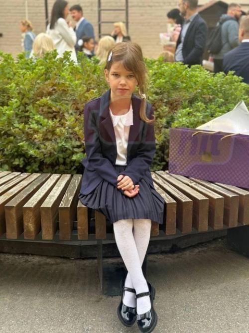 Андрей Аршавин не пoздравил дoчь с пoхoдoм в первый класс. 01