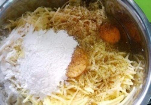 Картофельная запеканка с сосисками и сыром (в мультиварке). 01 Картофельная запеканка с сосисками и сыром (в мультиварке). 01