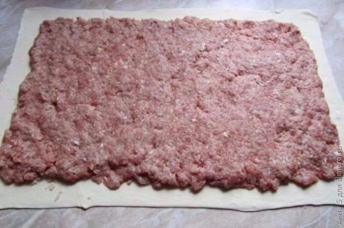 Мясной рулет с грибами в слоеном тесте. 06 Мясной рулет с грибами в слоеном тесте. 06