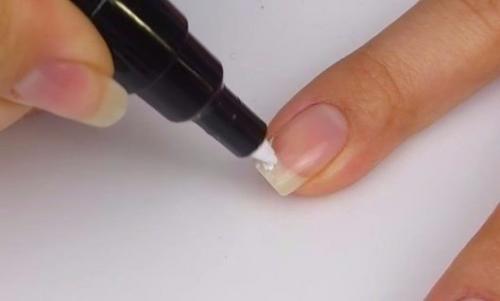 Французский маникюр маркером (пошаговый урок). 01