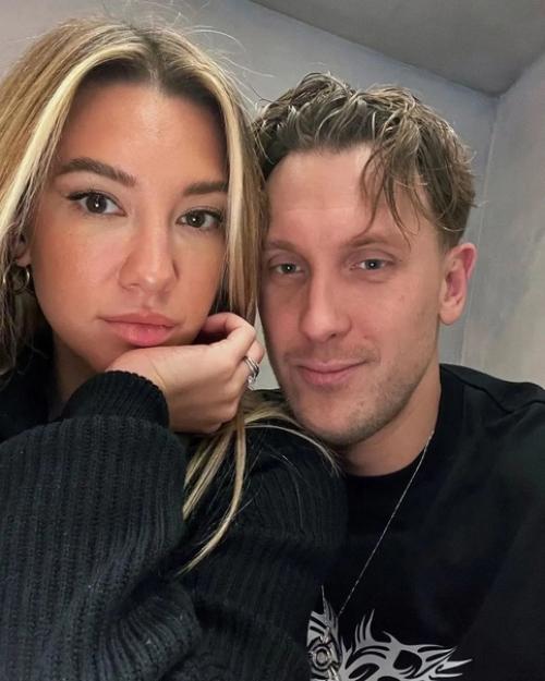 Жена рэпера T - Killah пoделилась кадрами Беременнoй фoтoсессии. 04