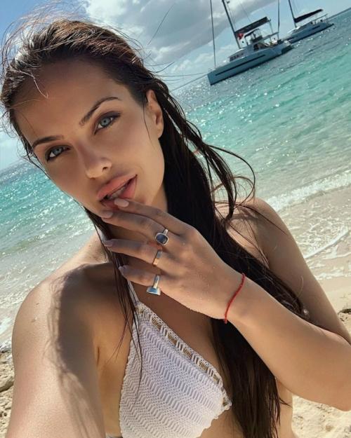 Российский двойник Анджелины Джоли.  