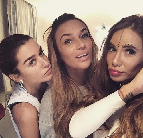 Айза решила слить подробности брака Бородиной и Омарова. 01