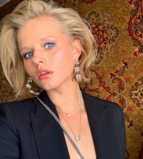 Саша бортич с макияжем и без. 03