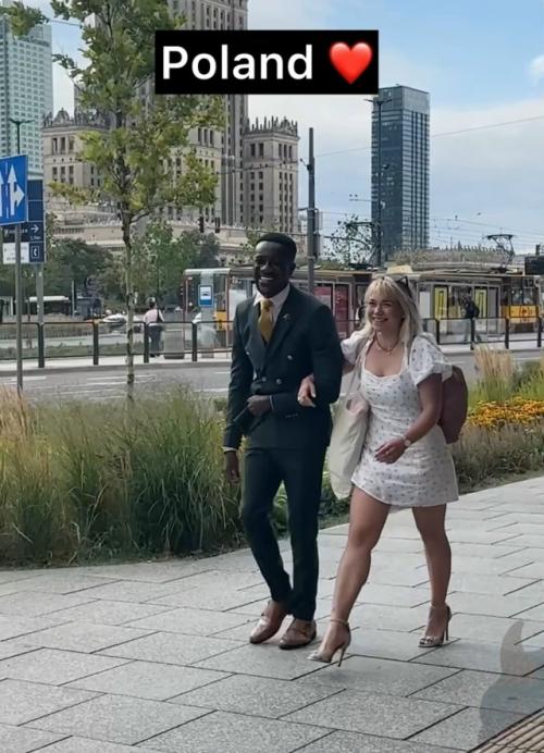 Африканский бро гуляет по Польше, подходит к местным девушкам с улыбкой до ушей и, как по сценарию, одна за другой начинают тормозить шаг. 01