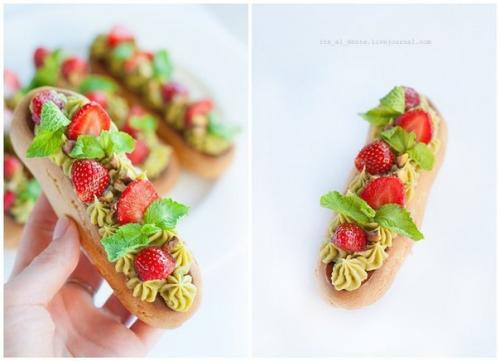 Эклеры с фисташковым кремом и клубникой? Эклеры с фисташковым кремом и клубникой?