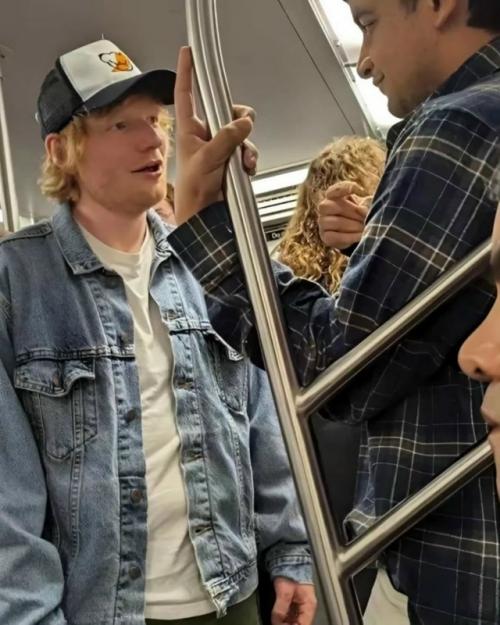 В соединенных штатах довольно часто можно увидеть актеров, музыкантов и знаменитостей, пользующихся общественным транспортом. 07