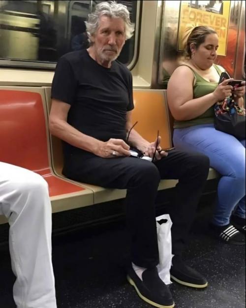 В соединенных штатах довольно часто можно увидеть актеров, музыкантов и знаменитостей, пользующихся общественным транспортом. 01