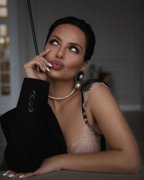 Российский двойник Анджелины Джоли. 04