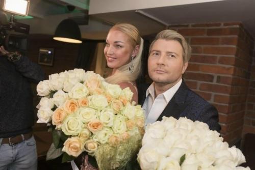 Я с ума Сходил по ней, Безумно Ревновал: Николай басков признался, что трижды уходил от Оксаны Федоровой. 02 Я с ума Сходил по ней, Безумно Ревновал: Николай басков признался, что трижды уходил от Оксаны Федоровой. 02