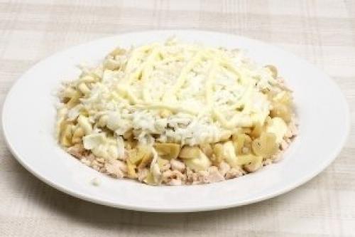 Салат Подсолнух.  Наверное, многие слышали об этом салате, но далеко не каждому приходилось готовить его лично. 07