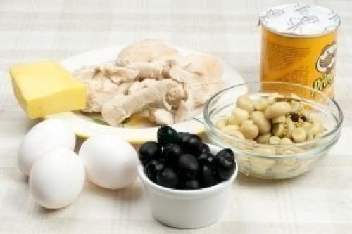 Салат Подсолнух.  Наверное, многие слышали об этом салате, но далеко не каждому приходилось готовить его лично. 01