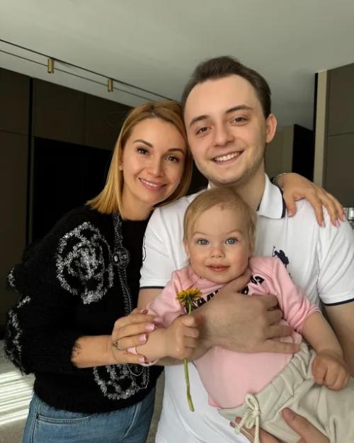 У Меня Кровь шла Отовсюду: Ольга Орлова рассказала о своей сложной беременности. 01