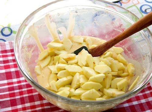 Очень вкусная шарлотка - лентяйка. 05