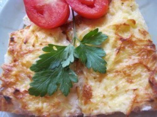 Курица запеченная под тертым картофелем. 

