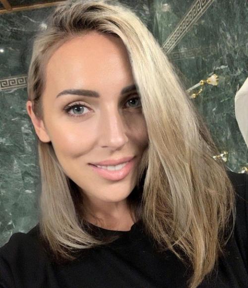 Алсу показала себя в образе блондинки. 01