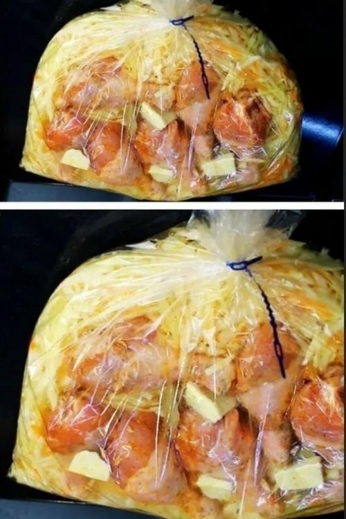 Все мои знакомые теперь готовят курицу с капустой в рукаве для запекания.  