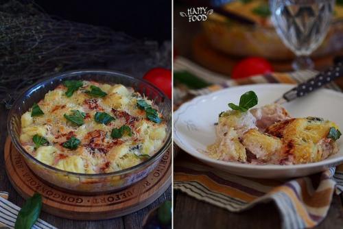Запеченные картофельные ньокки с соусом из голубого сыра.