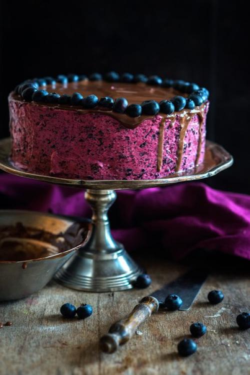 Шоколадный торт с черничным муссом. Шоколадный торт с черничным муссом.