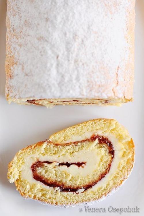 Бисквитный рулет с джемом. 04