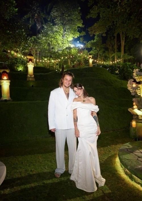 Айза собирается выйти замуж! 02