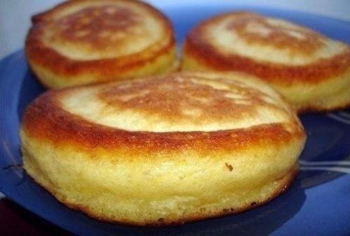 Любимые оладьи: топ - 10 пышных рецептов.
