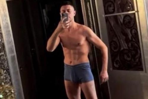 Давид манукян рассказал, что ходит дома голым и любуется своим телом. 02