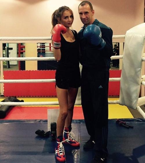 Певица Марина Абросимова, известная под псевдонимом МакSим: спорт научит упорству! 01