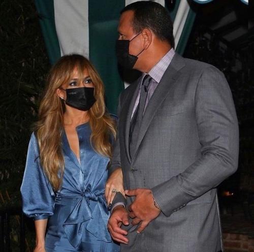 Дженнифер Лопес и её красавчик - жених Алекс Родригес. 04