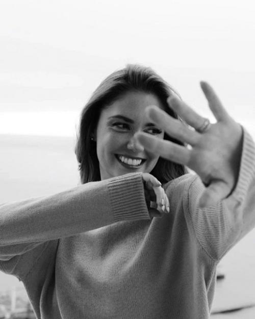 Как же все-таки Агата после развода похорошела! 05