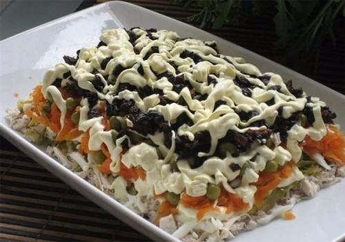 Топ - 9 обалденных новогодних салатов. 01