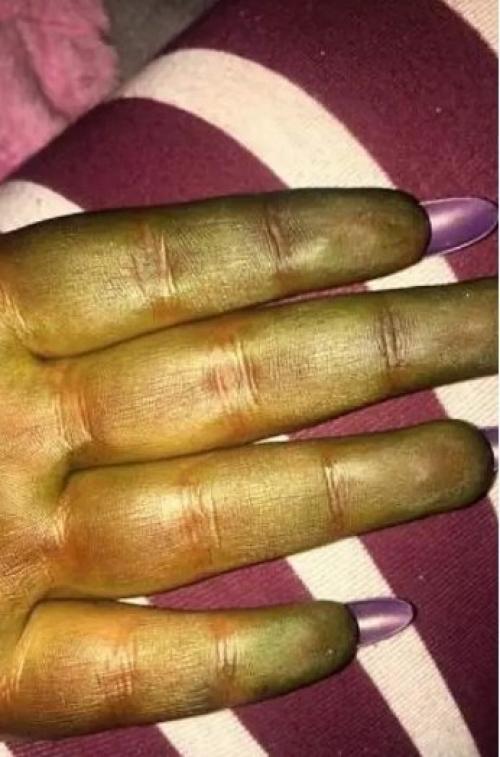 Как же мне жаль эту девочку. 02