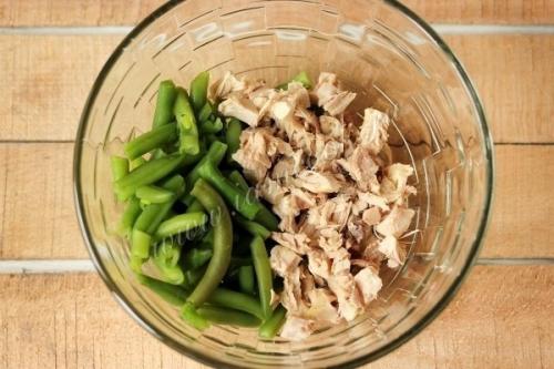 Салат Шедевр с курицей и сладким перцем отлично подойдет к новогоднему столу! 02