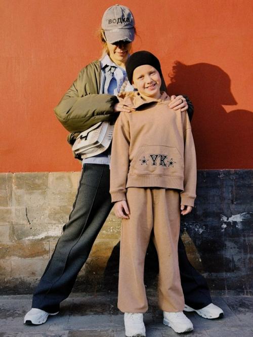 Ксению Собчак с костей затолкали китайские туристы - и никому там до них нет дела. 02