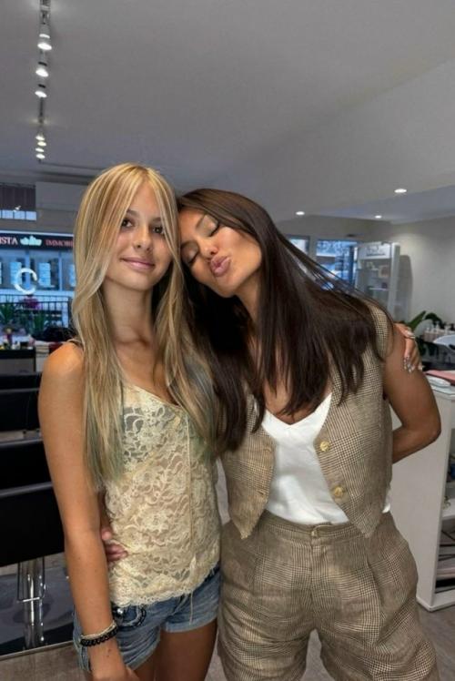 Доча Виктории Бони устроила настоящий спектакль по пути в аэропорт: мама, я не хочу этот вонючий эконом! 02