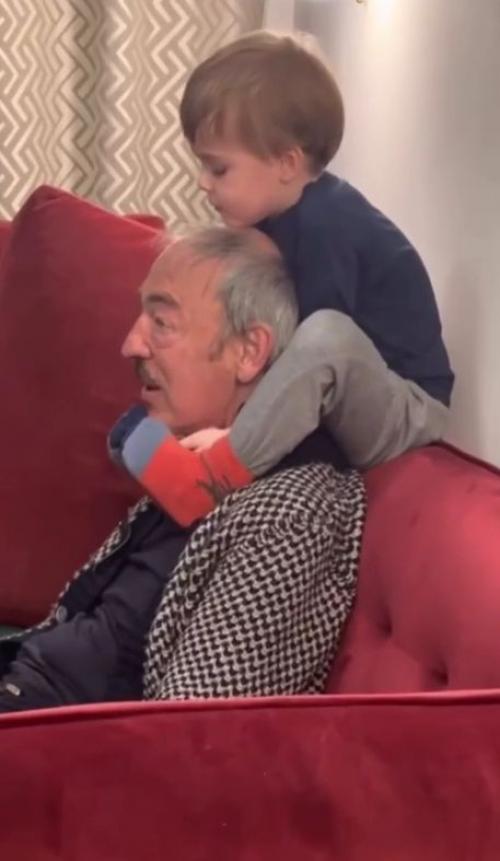 Трогательное видео на ночь: 
