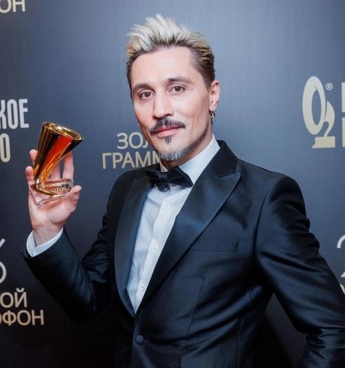 Дима Билан рассказал, почему не был на похоронах Александра градского. 02