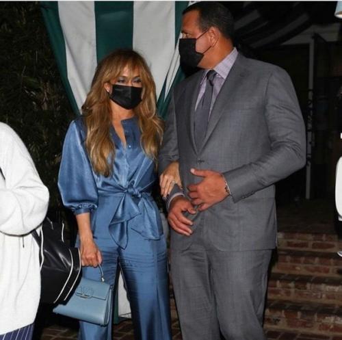 Дженнифер Лопес и её красавчик - жених Алекс Родригес. 01