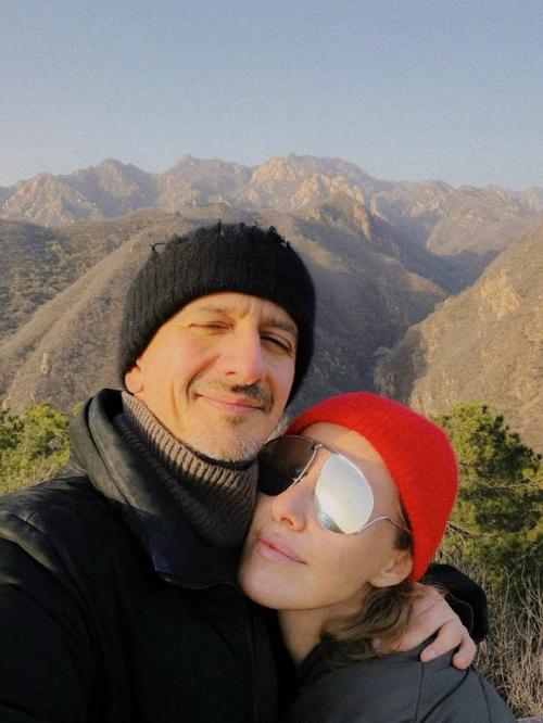 Ксению Собчак с костей затолкали китайские туристы - и никому там до них нет дела. 01