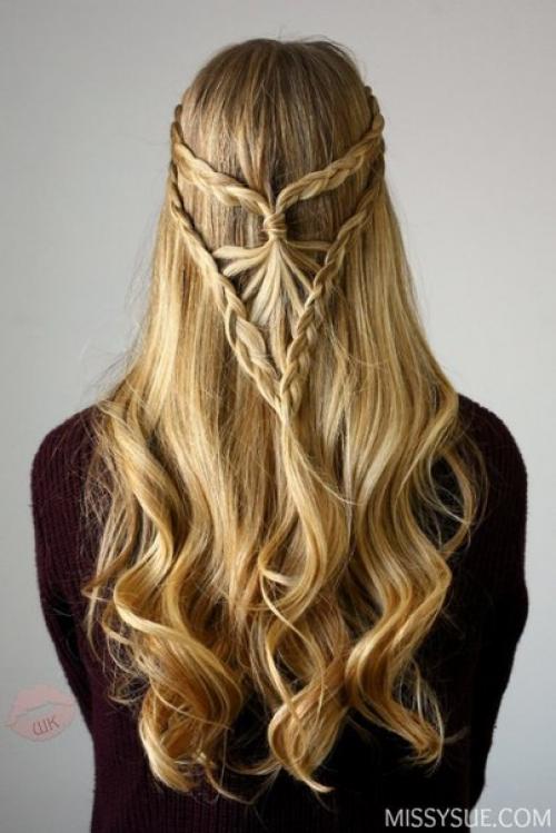 Легкая прическа с ажурным плетением?