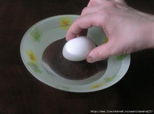 Мы красим яйца оригинальным способом к пасхе. 04 Мы красим яйца оригинальным способом к пасхе. 04