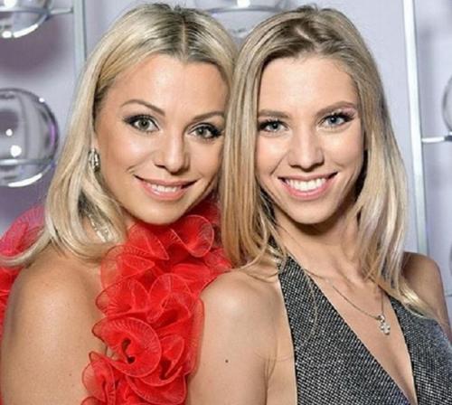 Ирина Салтыкова выглядит, как сестра своей 34-летней дочери. 02