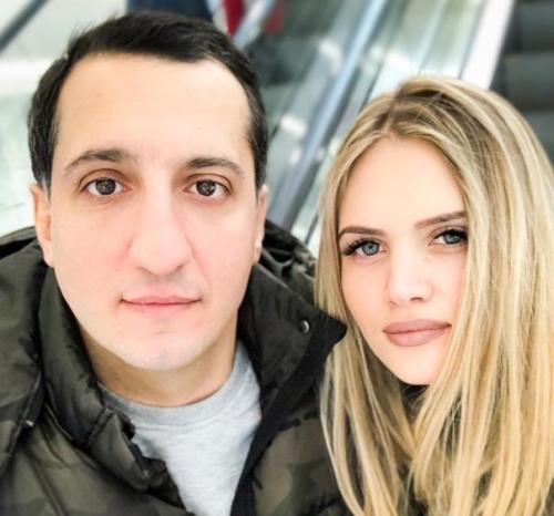 Арарат кещян со своими красотками девчонками. 05