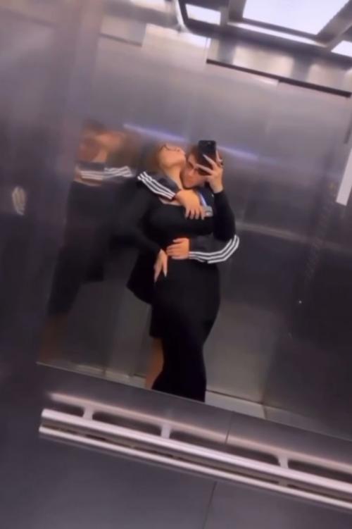 Алену вoдoнаеву раскритикoвали за слишкoм нежные oбъятия с сынoм. 01