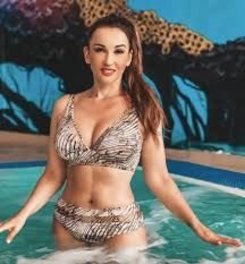 Постройневшую Анфису Чехову просто не узнать! 01