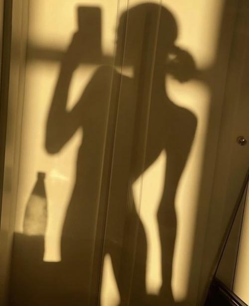 Я тоже в шоке с неё: бывшая девушка Тимати Алена Шишкова опубликовала в Instagram фотографию, которая вызвала бурное обсуждение в сети. 01