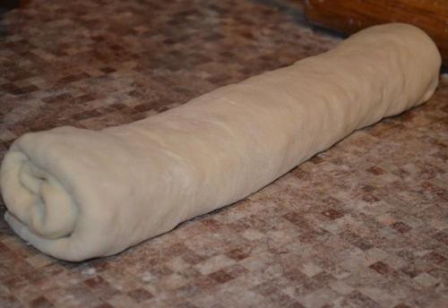 Слойки с колбасой и сыром. 02