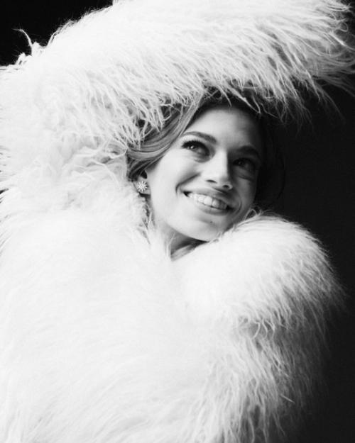 Младшая дочь веры Брежневой отметила свой 15-й день рождения. 03