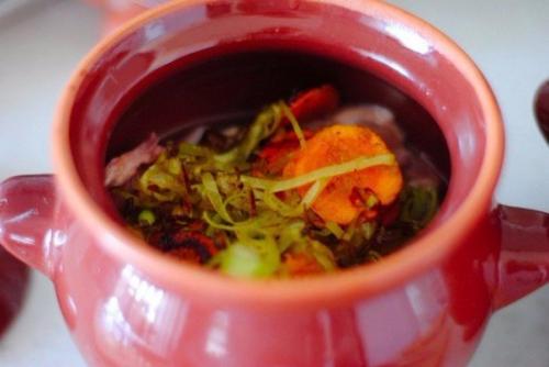 Жаркое из курицы с черносливом в горшочке. 05 Жаркое из курицы с черносливом в горшочке. 05