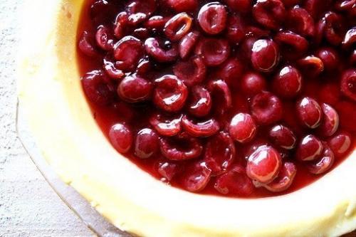 Вишневый пирог. Пироги с этой огненно - красной ягодой обязательно придутся по вкусу и деткам, и взрослым. 06 Вишневый пирог. Пироги с этой огненно - красной ягодой обязательно придутся по вкусу и деткам, и взрослым. 06